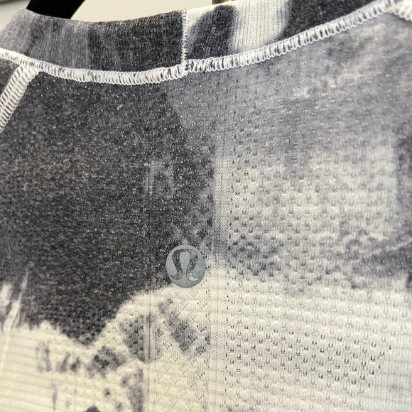 Lululemon Swiftly Long Sleeve | Size 4 | Grey/White Tie Dye | GREAT Condition - Picture 4 of 5
